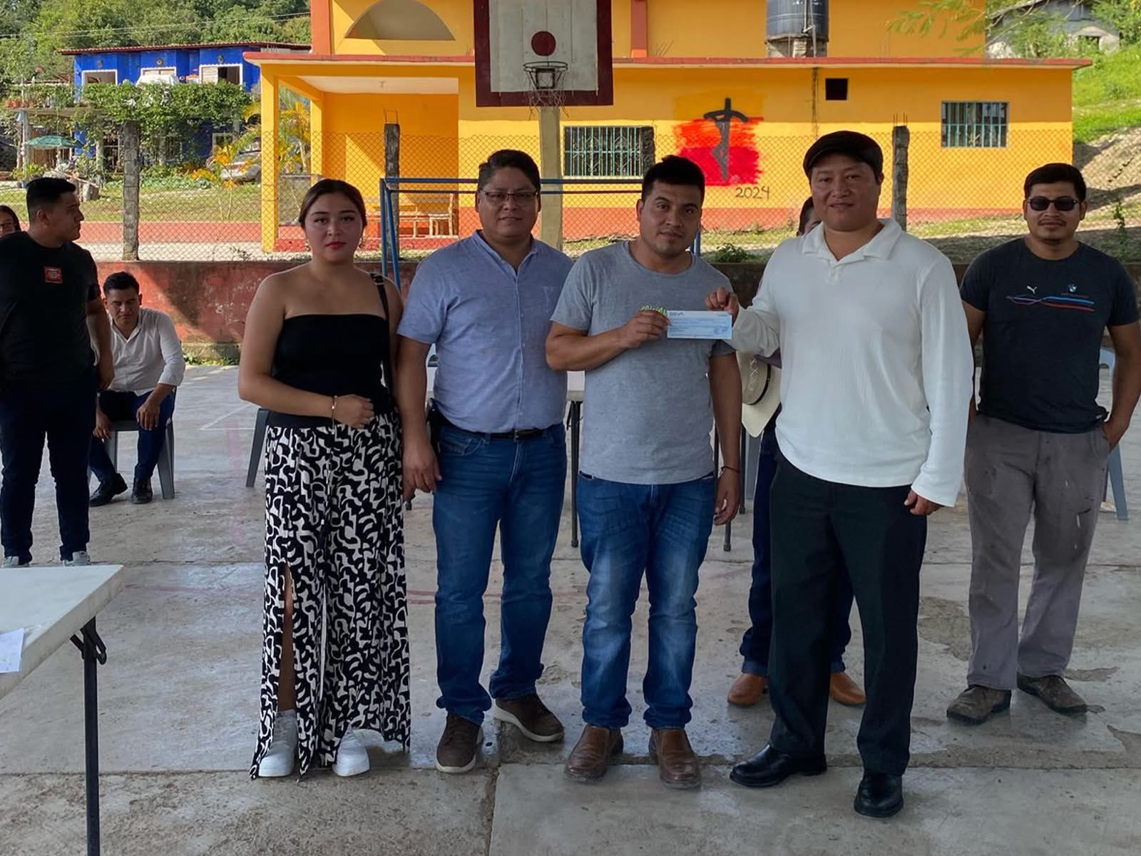 Cambio de Juez de Paz, así como de los Comités de Agua y de Salud de la localidad de Amatlán.